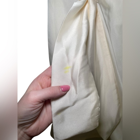 Isaac Mizrahi New NWT Ivory Satin Tie Front Tank Blouse Size Large - Picture 4 of 7